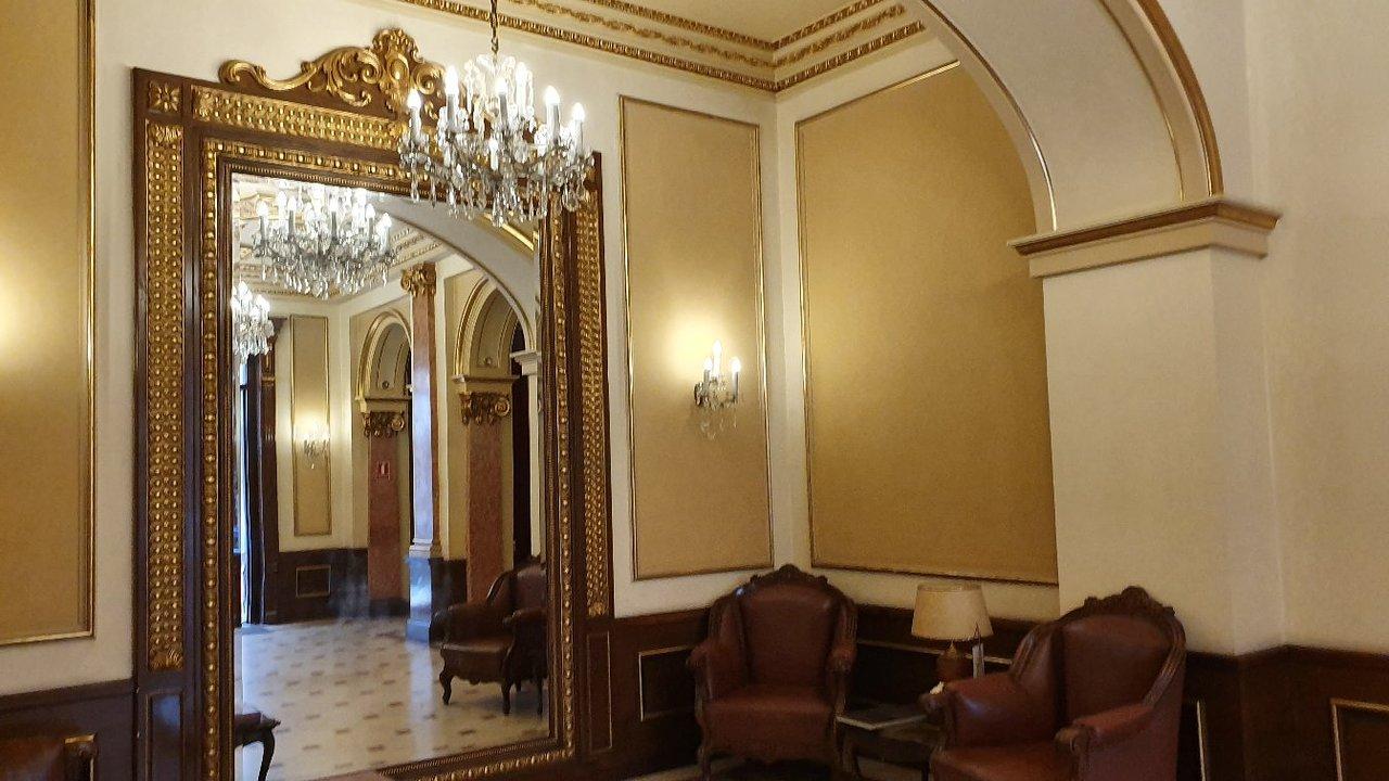 Hotel Casa Capsa Boekarest Buitenkant foto